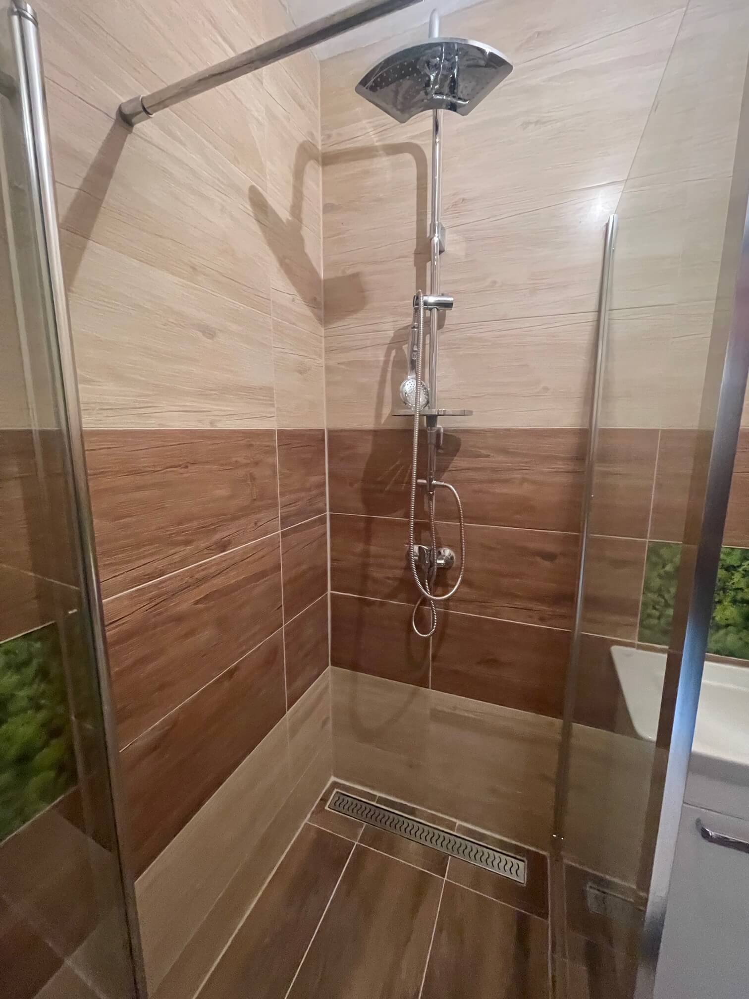 Predané: Na predaj 3 izbový slnečný byt, kompletná rekonštrukcia, Sadmelijská Rača, 66,40m2, loggia 6,43m2, 8 poschodie-17