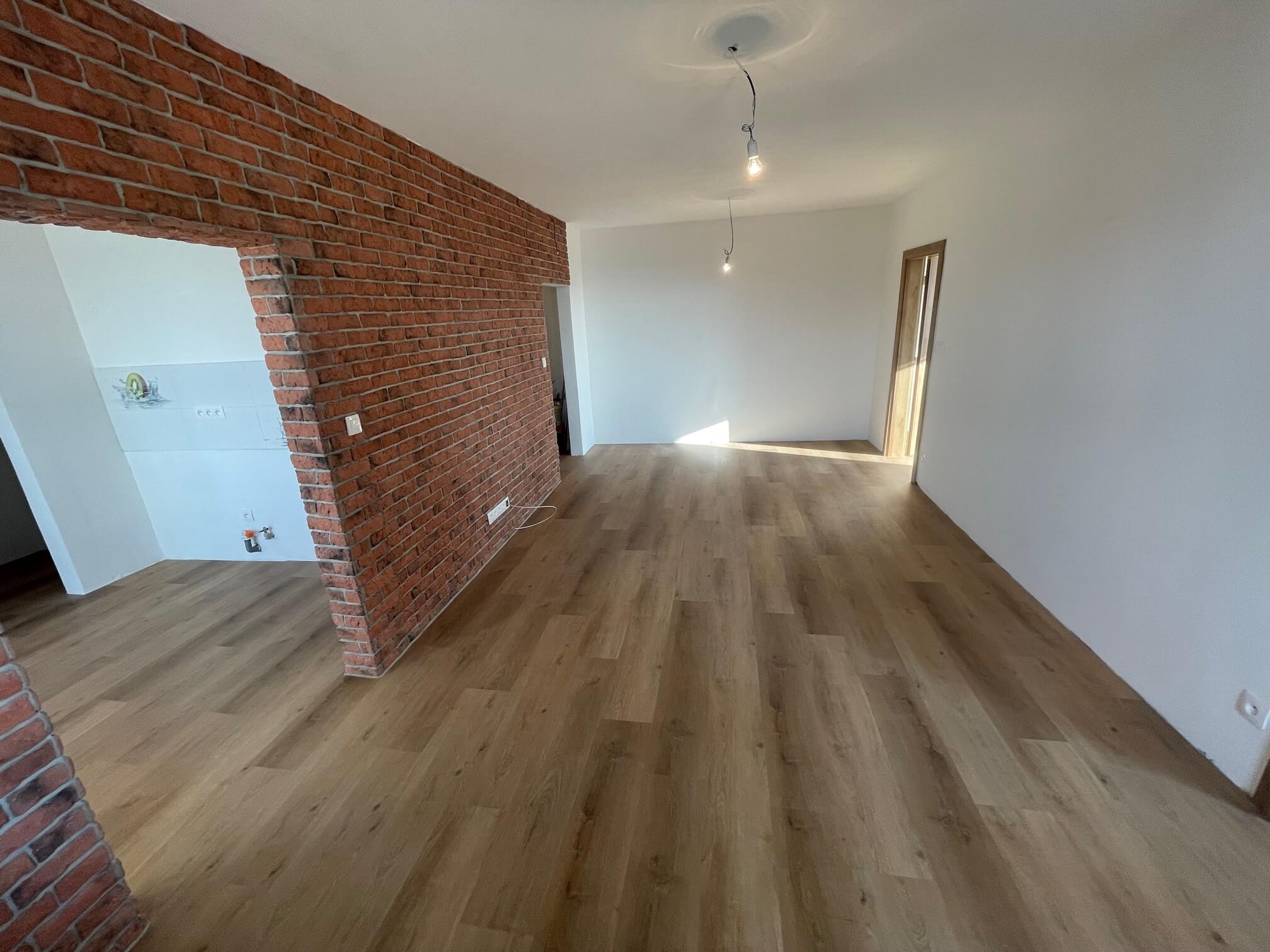 Predané: Na predaj 3 izbový slnečný byt, kompletná rekonštrukcia, Sadmelijská Rača, 66,40m2, loggia 6,43m2, 8 poschodie-9