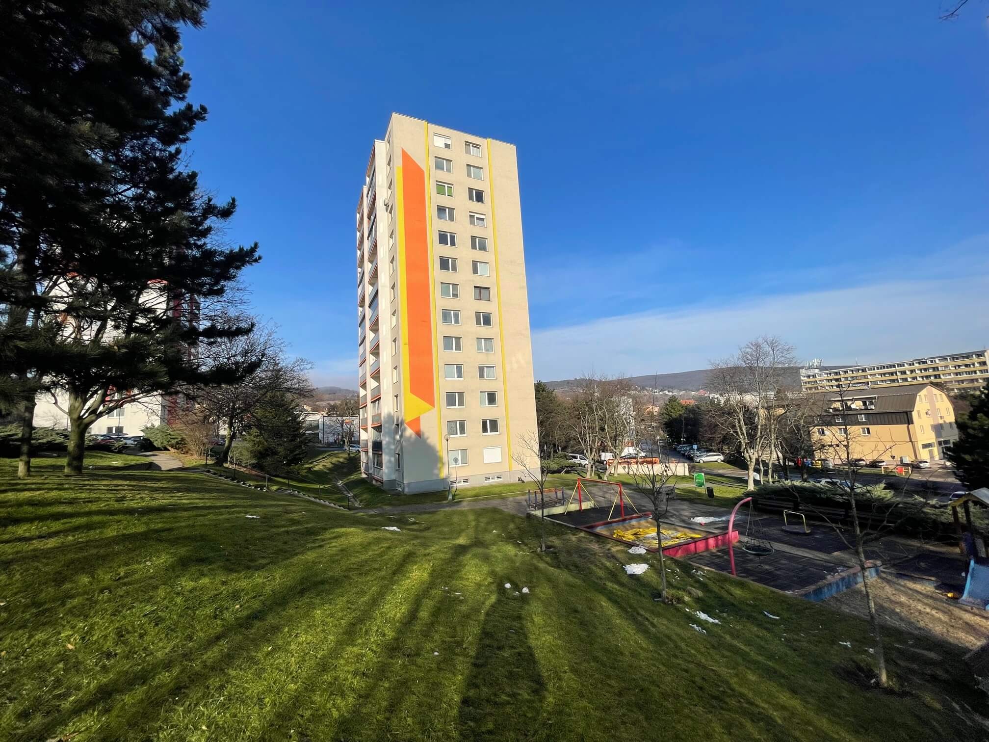 Predané: Na predaj 3 izbový slnečný byt, kompletná rekonštrukcia, Sadmelijská Rača, 66,40m2, loggia 6,43m2, 8 poschodie-5