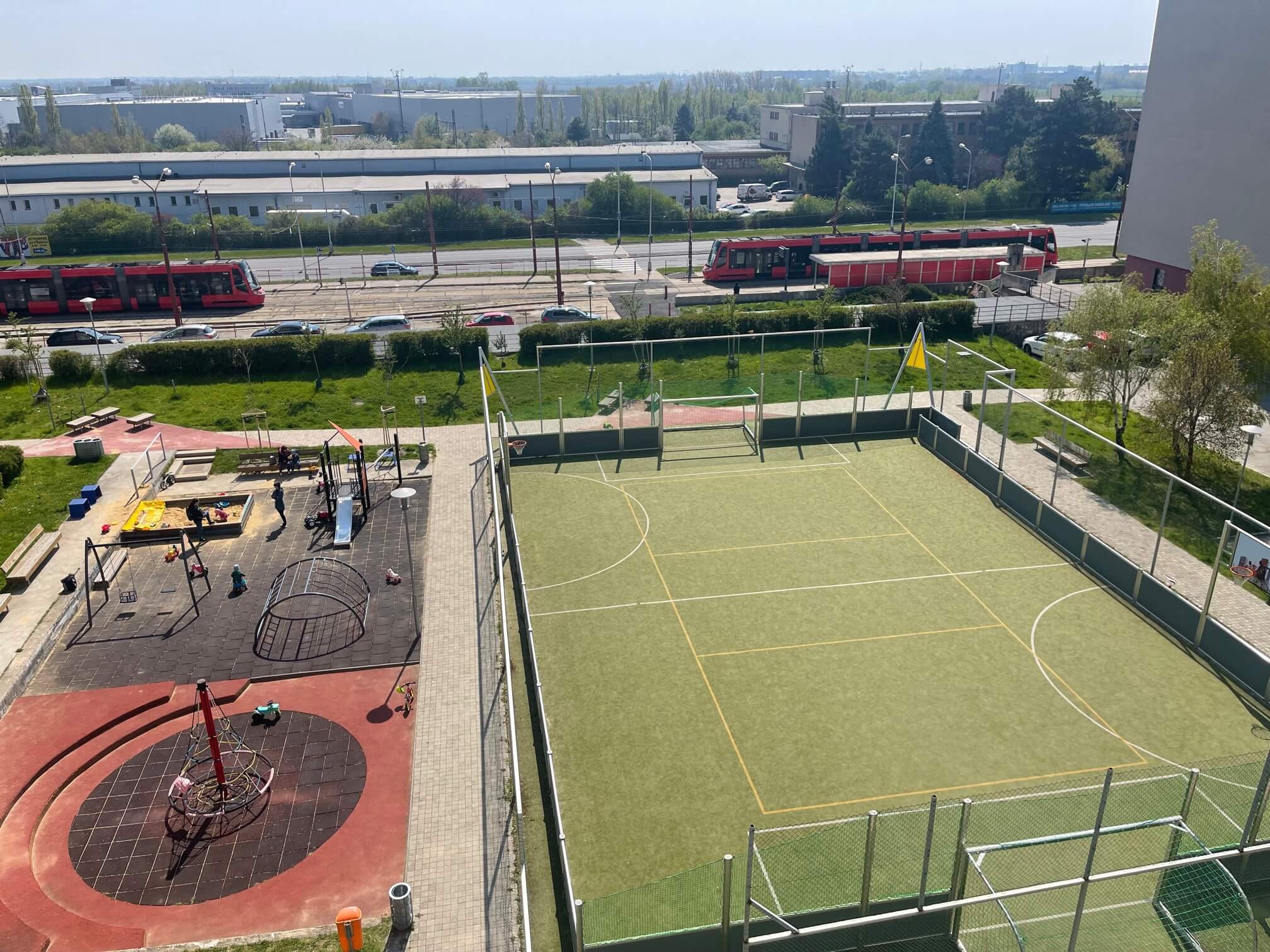 Na prenájom 1 izbový byt, Karpatské Námestie 18, Rača, úžitková plocha 30m2,balkón 3m2-33
