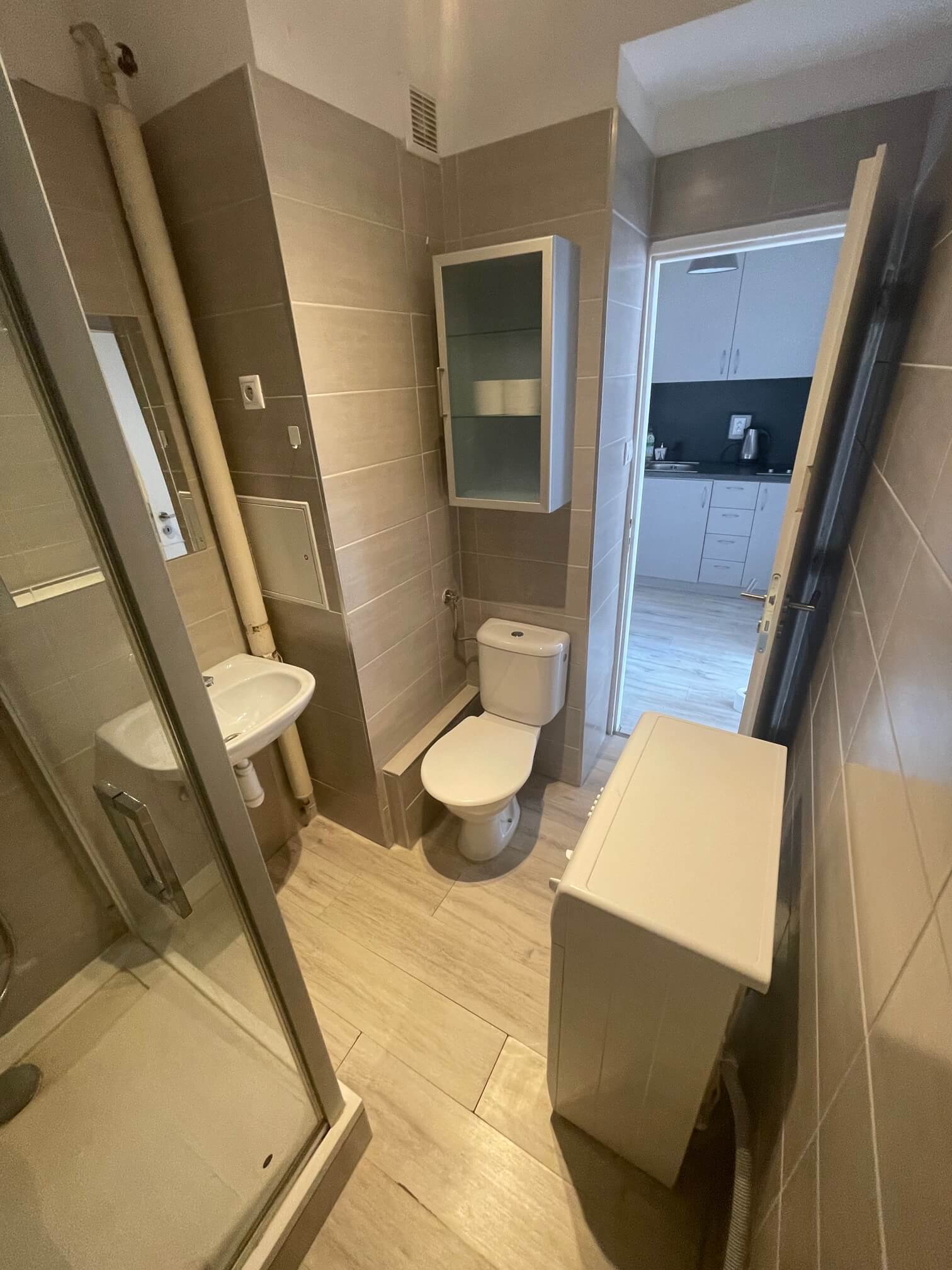 Na prenájom 1 izbový byt, Karpatské Námestie 18, Rača, úžitková plocha 30m2,balkón 3m2-28