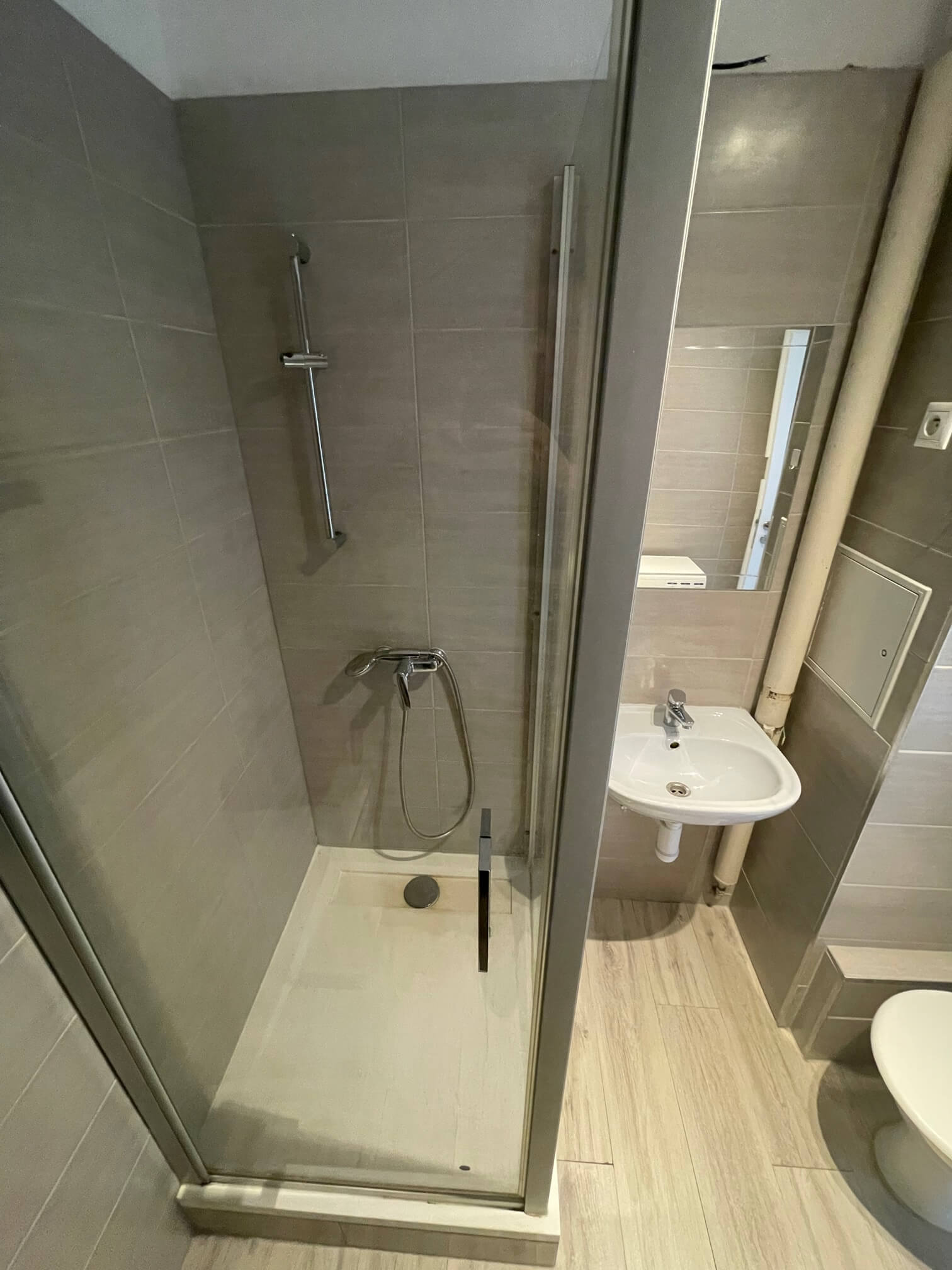 Na prenájom 1 izbový byt, Karpatské Námestie 18, Rača, úžitková plocha 30m2,balkón 3m2-27