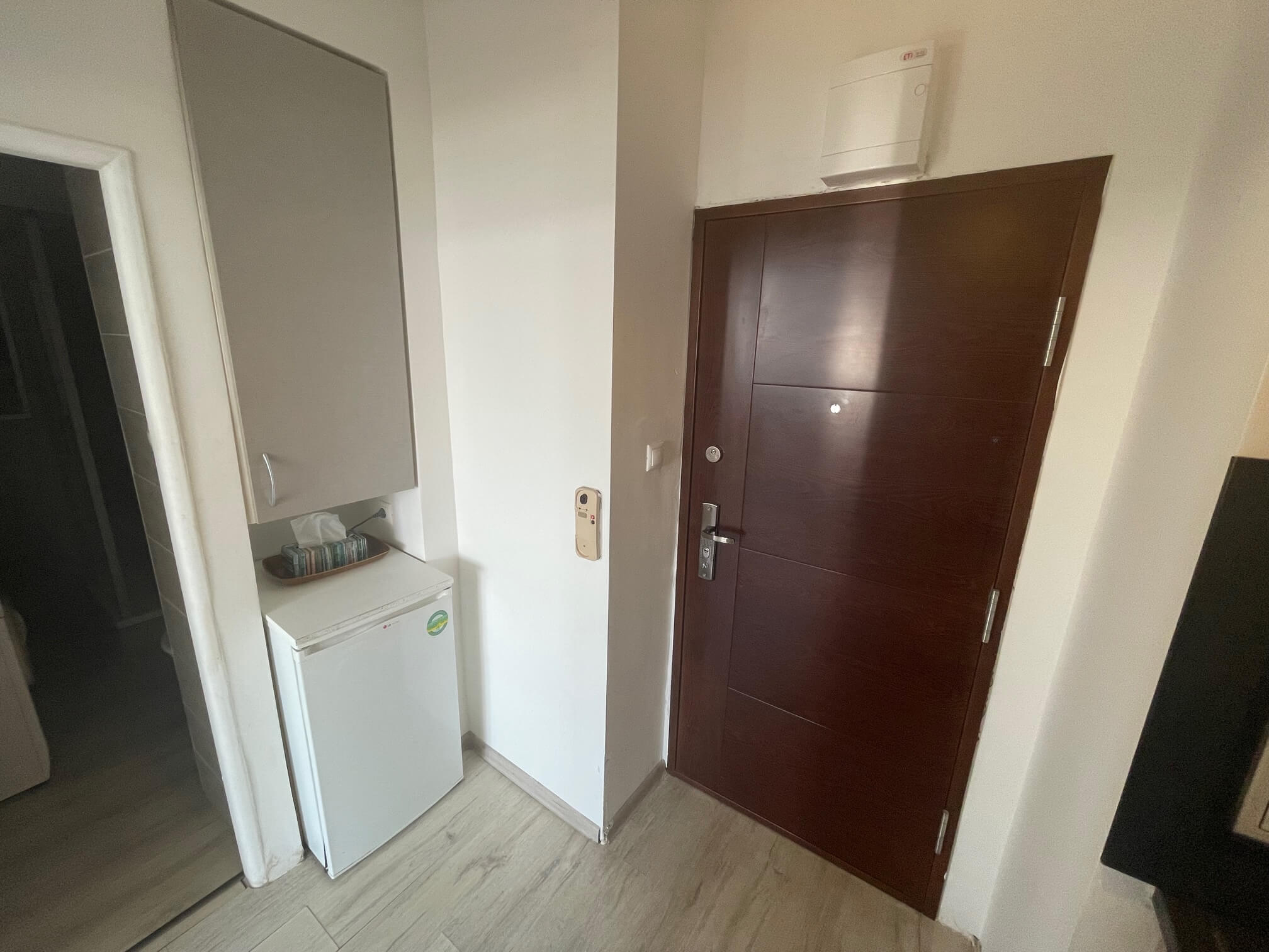 Na prenájom 1 izbový byt, Karpatské Námestie 18, Rača, úžitková plocha 30m2,balkón 3m2-26