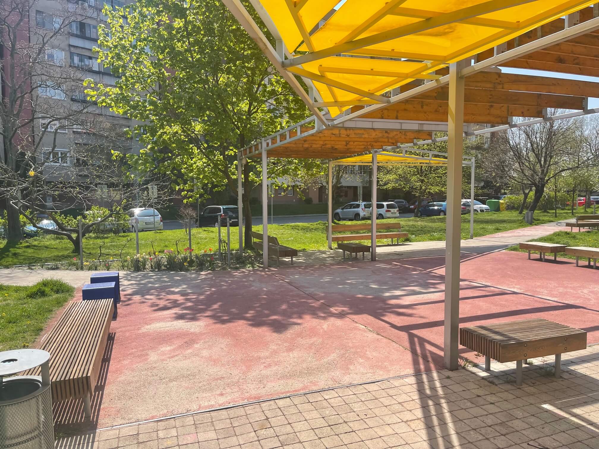 Na prenájom 1 izbový byt, Karpatské Námestie 18, Rača, úžitková plocha 30m2,balkón 3m2-8