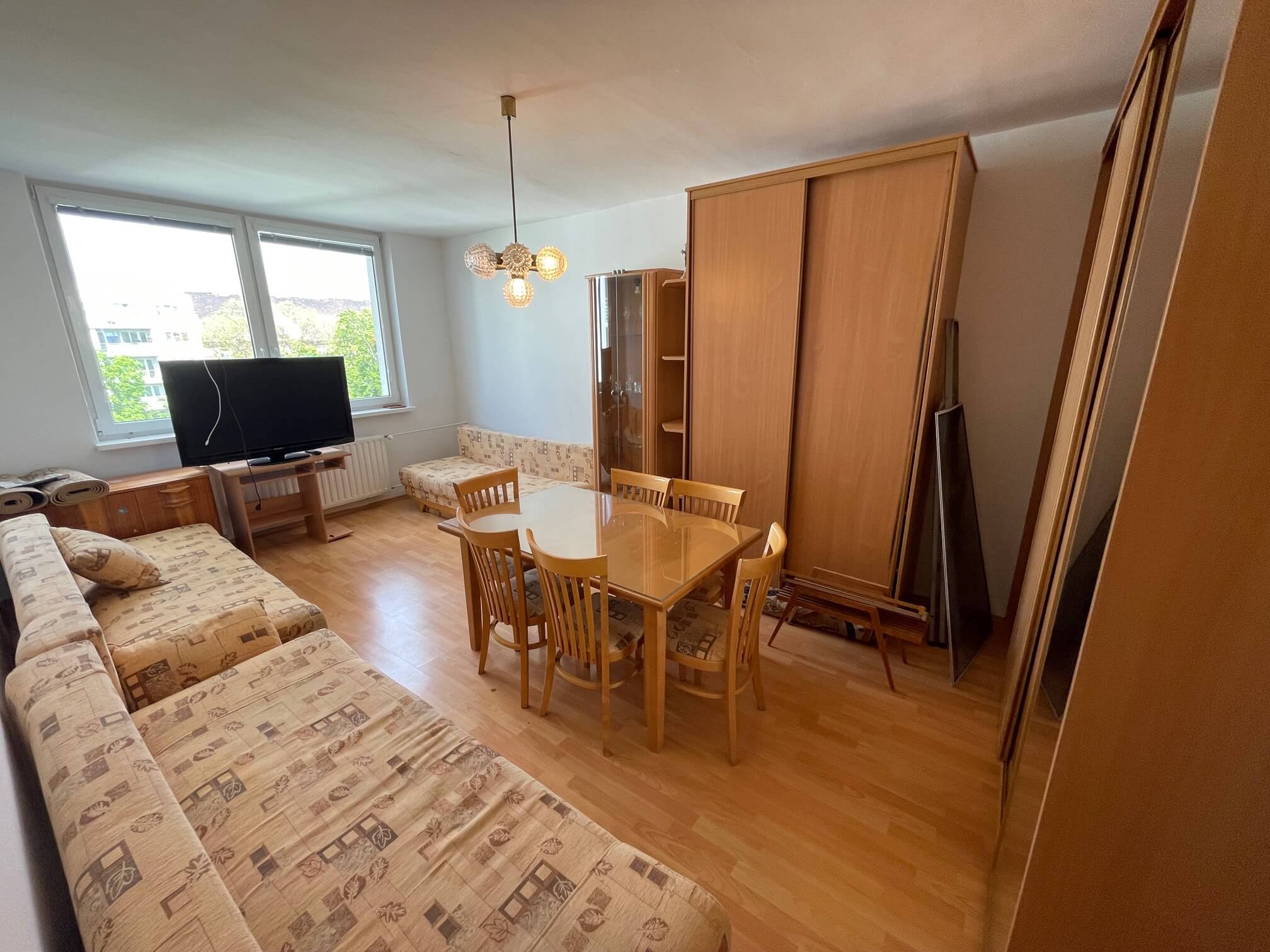 Prenajaté: Na prenájom 2 izbový byt, Česká 7, 54m2, Nové Mesto, pri NTC, Pri OC Centrál-1