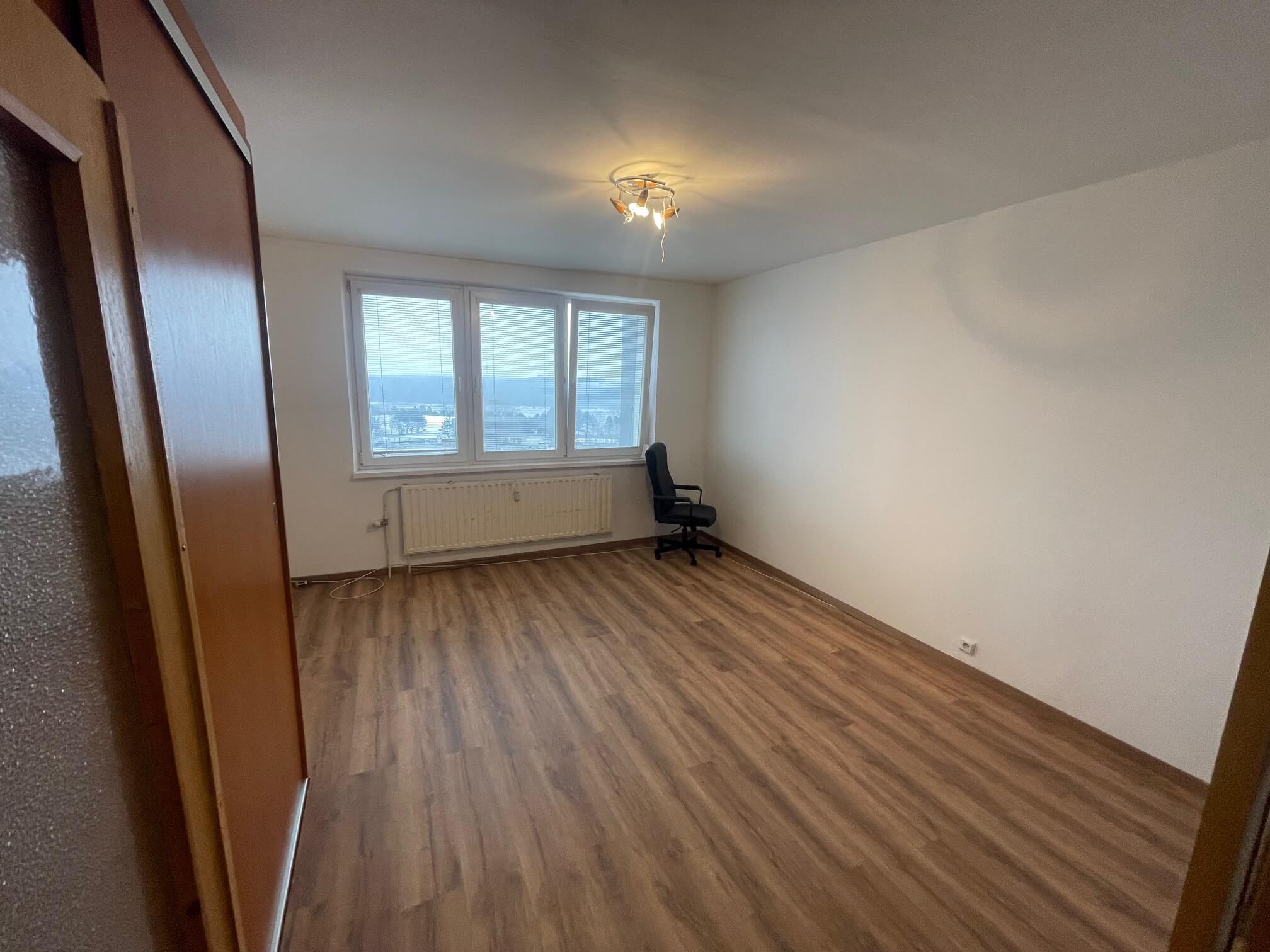 Predané: Na predaj 3 izbový byt, úžitková 68,50m2, Znievska 13, 9 nadzemné podlažie, v Petržalke oproti Draždiaku-4