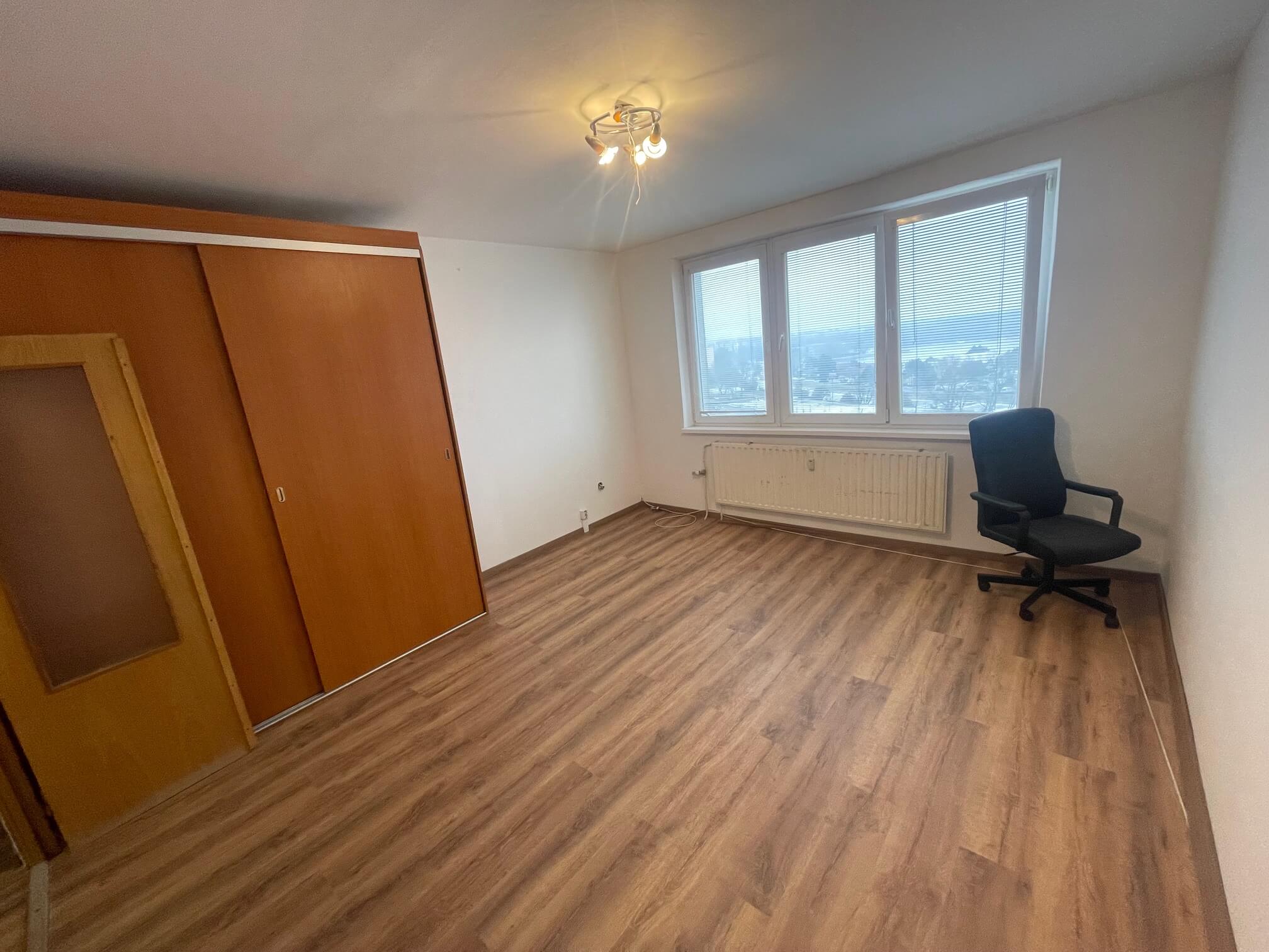 Predané: Na predaj 3 izbový byt, úžitková 68,50m2, Znievska 13, 9 nadzemné podlažie, v Petržalke oproti Draždiaku-8