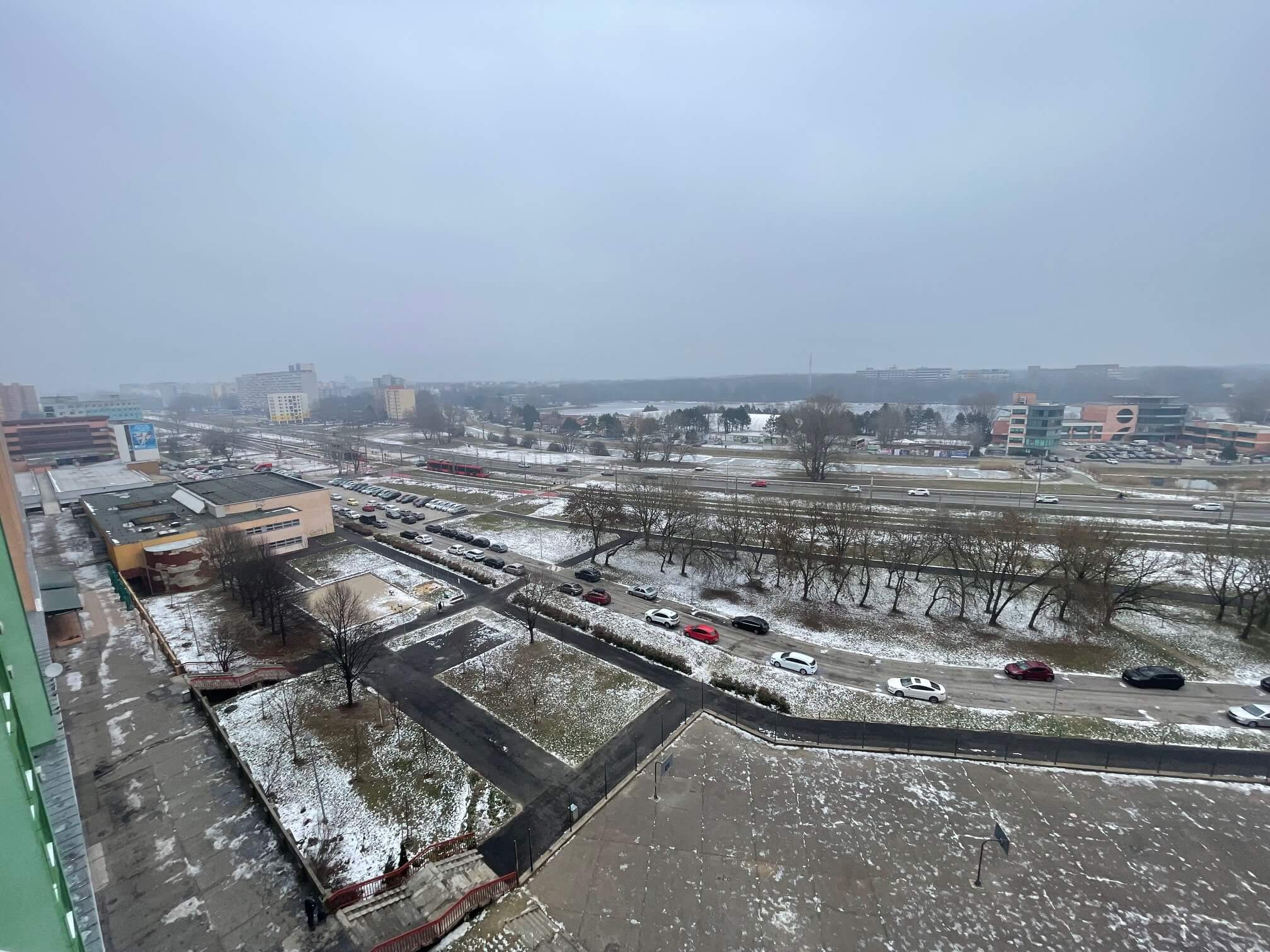 Predané: Na predaj 3 izbový byt, úžitková 68,50m2, Znievska 13, 9 nadzemné podlažie, v Petržalke oproti Draždiaku-30