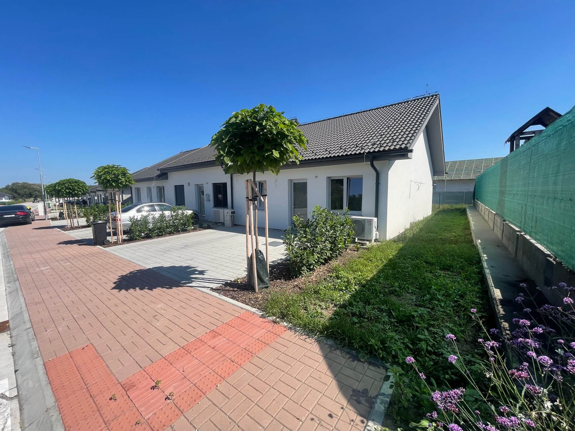 Na predaj Novostavba, Jakubov posledné 3 štvorizbové byty z dvoch trojdomov, úžitková 73,53m2, pozemok 211m2-51
