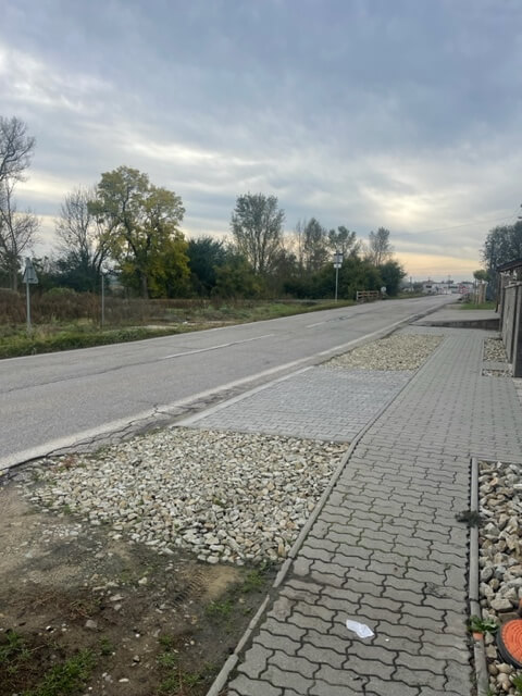 STAVEBNÝ POZEMOK NA VÝSTAVBU RD , VŠETKY SIETE, JAKUBOV 677M2-15