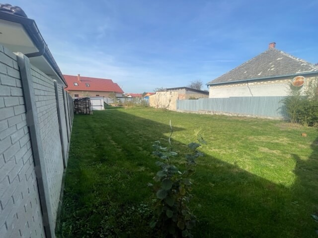 STAVEBNÝ POZEMOK NA VÝSTAVBU RD , VŠETKY SIETE, JAKUBOV 677M2-3