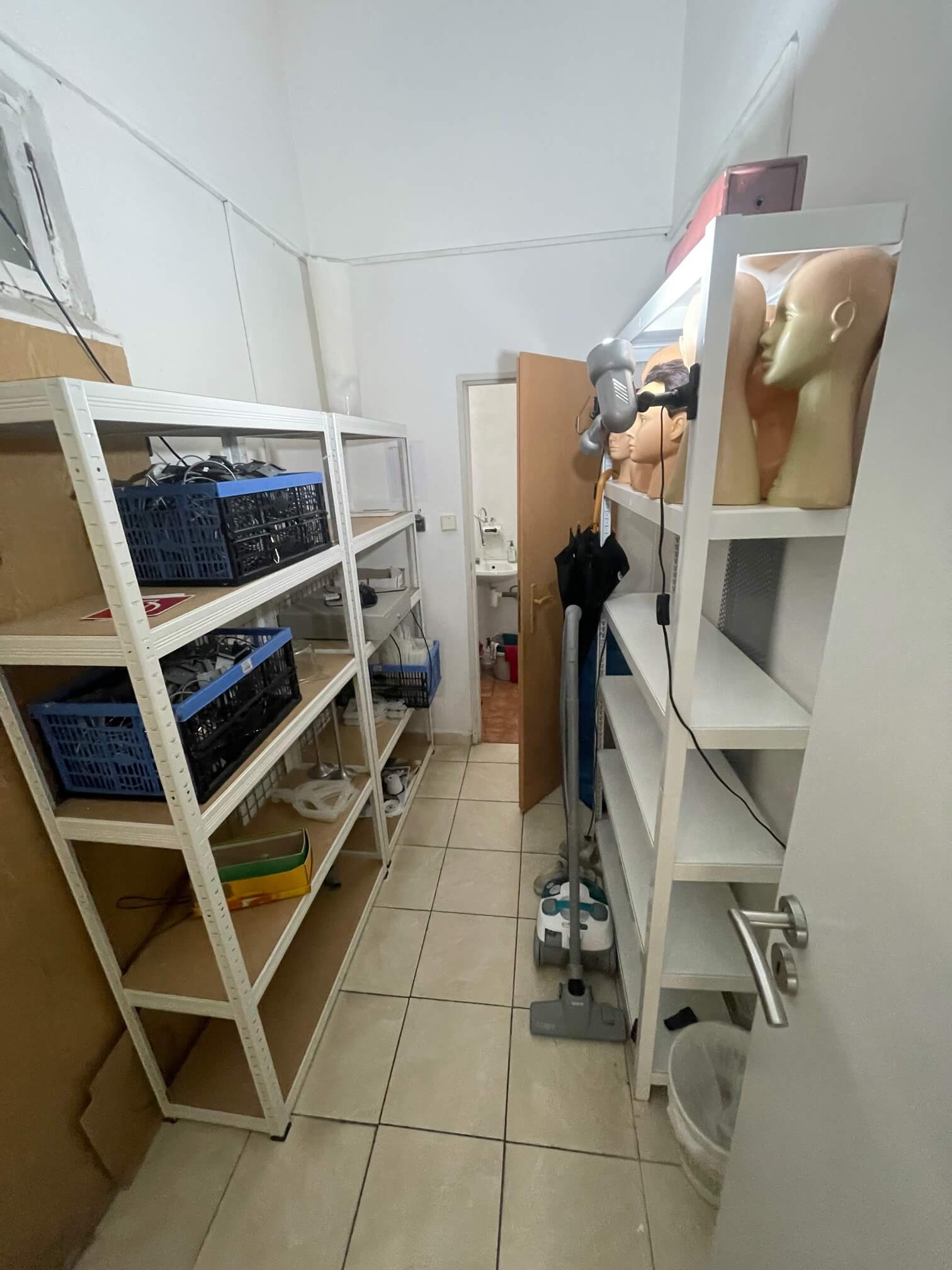 Prenajaté: Na prenájom obchodný priestor, 23m2, Obchodná ulica-5