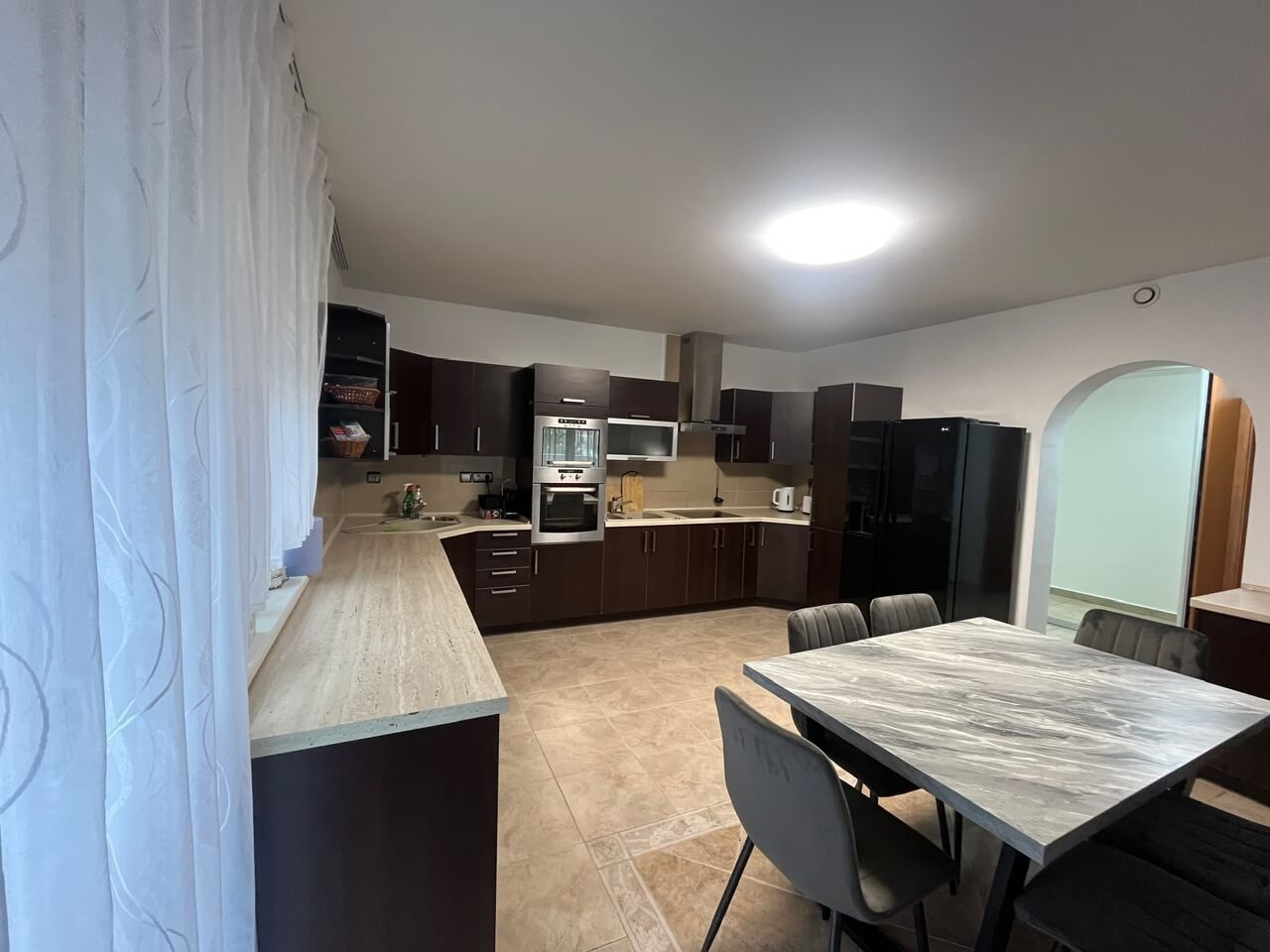 3 izbový byt, Vajnorská, úžitková plocha 113m2, plus loggia 8m2, balkón 6m2, pivnica, garáž, 2 parkovacie miesta vonku-4