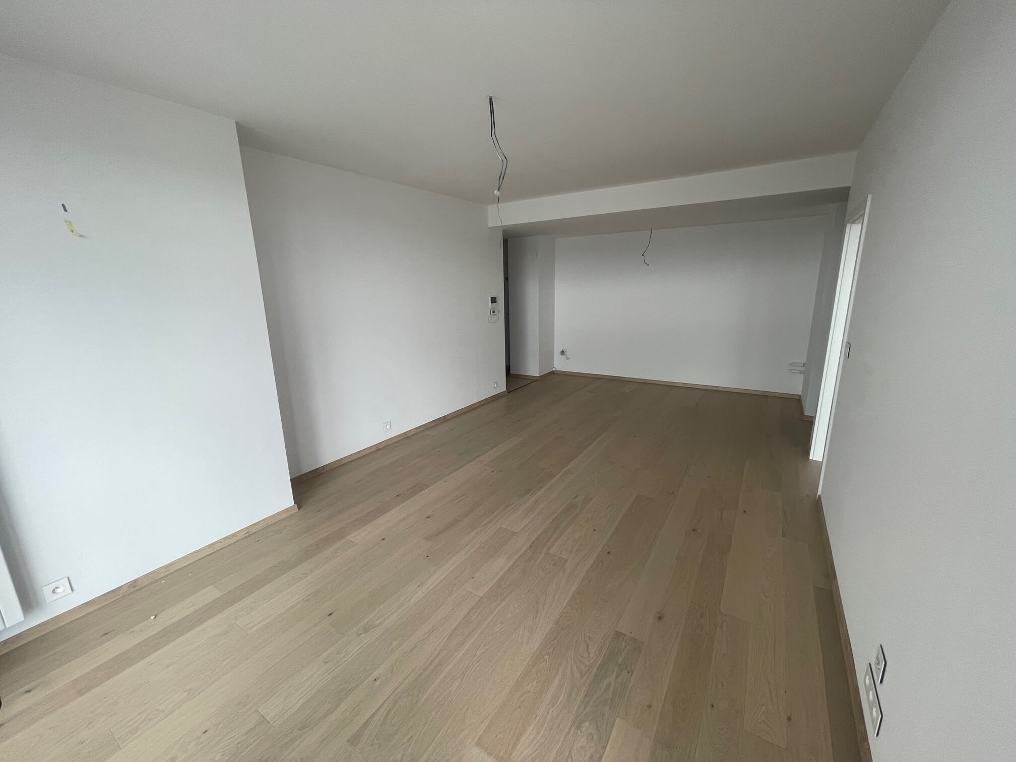 2 Izbový byt,  Eurovea Tower, 56,4m2 úžitková, loggia 10,2m2, 33 poschodie, kobka 3,10 m2, Garážové miesto-7