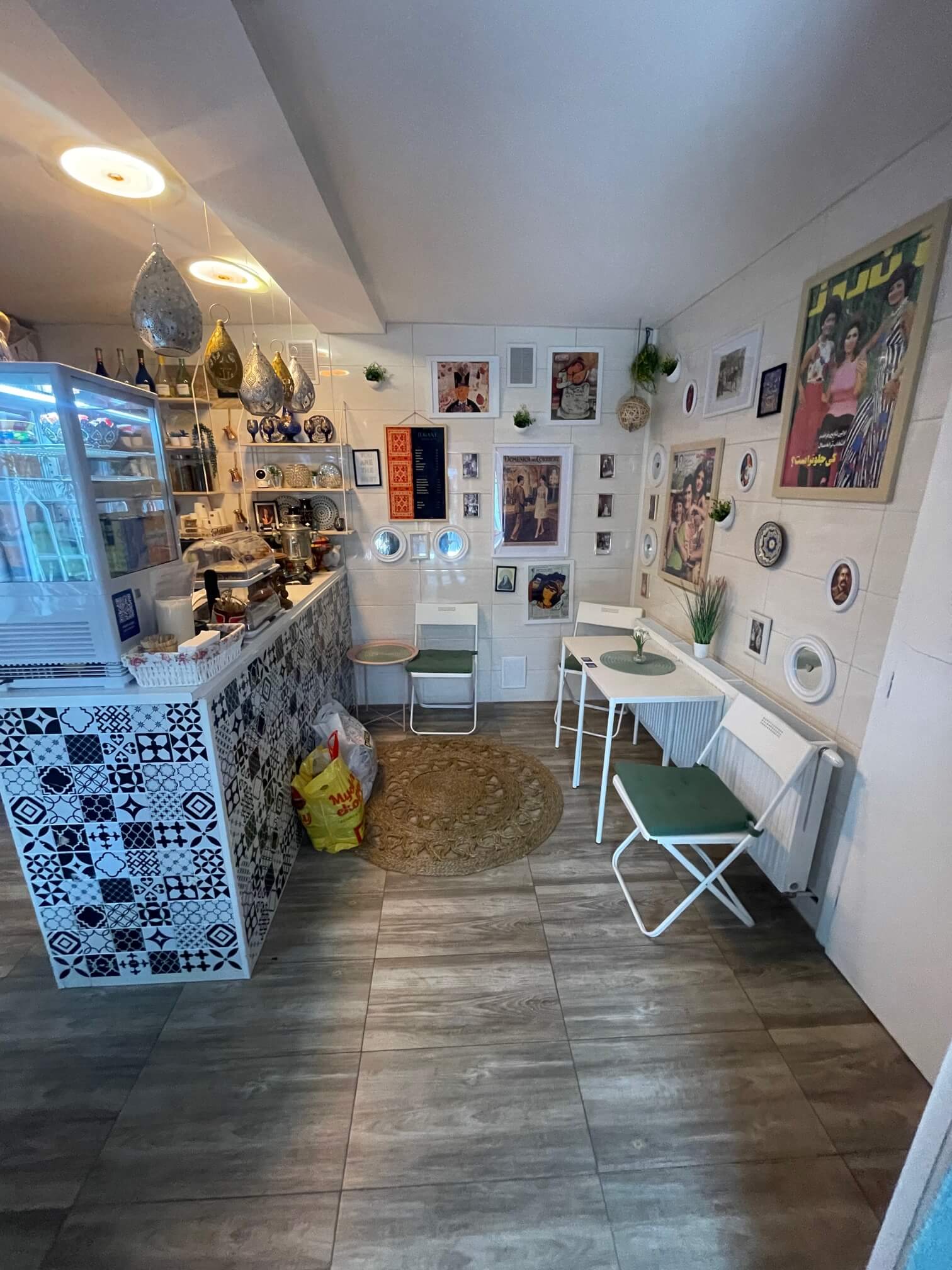 Prenajaté: Obchodný priestor na prenájom,Obchodná 36,Fastfood-4