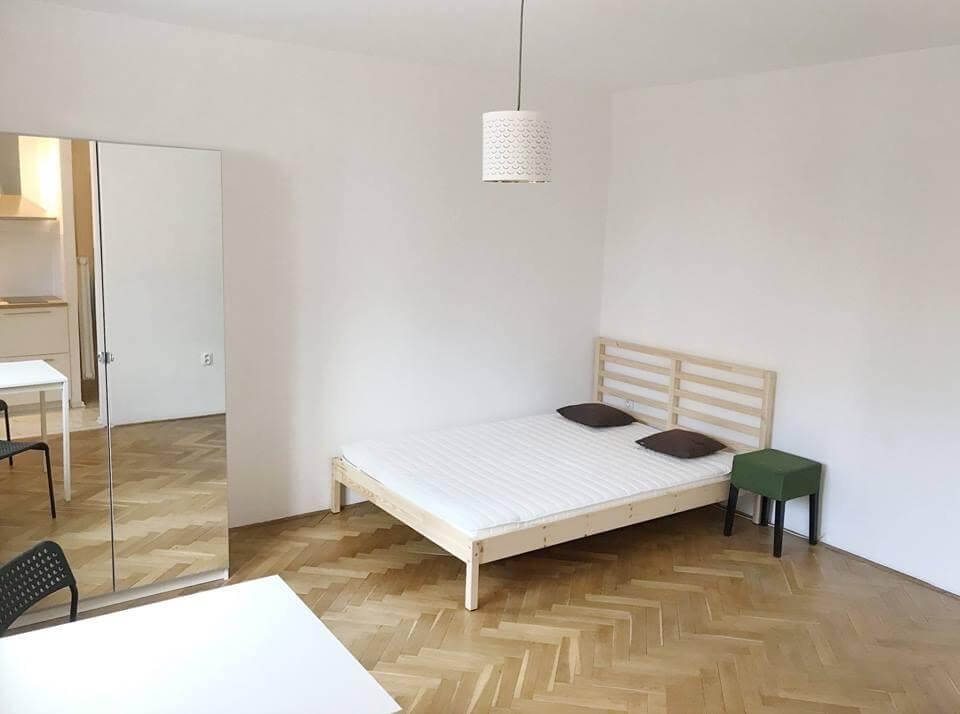 Predané: Predaj 1 izbový zrekonštruovaný byt, 28m2, Osadná ulica Bratislava Nové Mesto-0