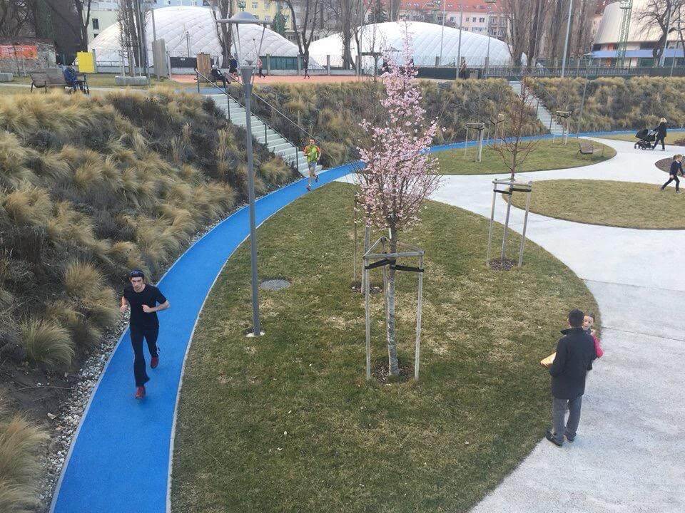 Predané: Predaj 1 izbový zrekonštruovaný byt, 28m2, Osadná ulica Bratislava Nové Mesto-9