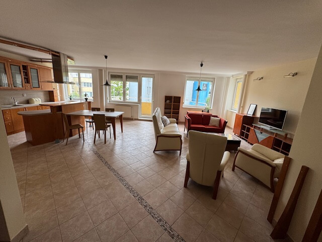 4 izbový byt prerobený na veľký 3 izbový, 124,9m2, podzemné parkovisko 1 miesto-3