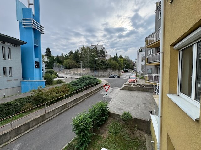 4 izbový byt prerobený na veľký 3 izbový, 124,9m2, podzemné parkovisko 1 miesto-24