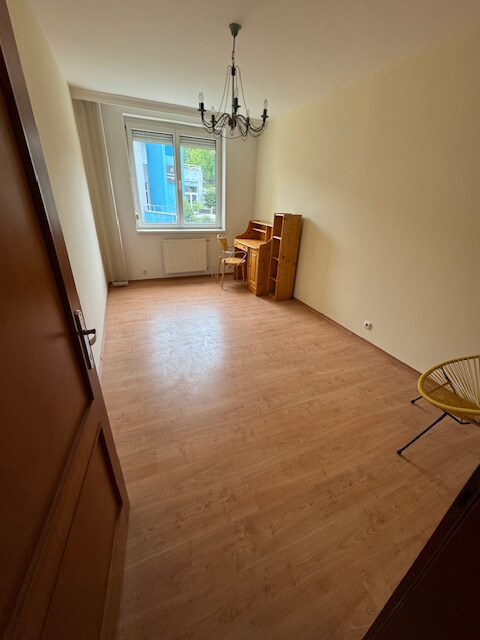 4 izbový byt prerobený na veľký 3 izbový, 124,9m2, podzemné parkovisko 1 miesto-6