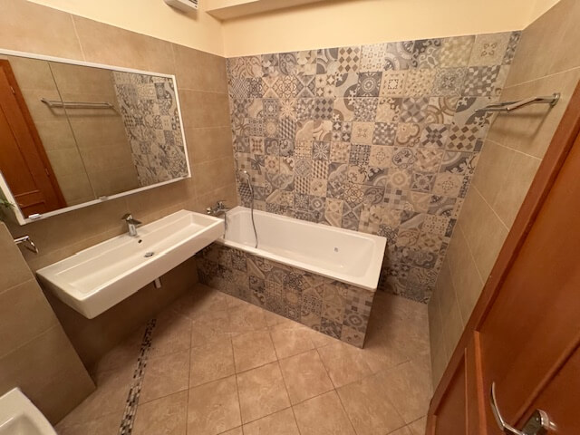 4 izbový byt prerobený na veľký 3 izbový, 124,9m2, podzemné parkovisko 1 miesto-14