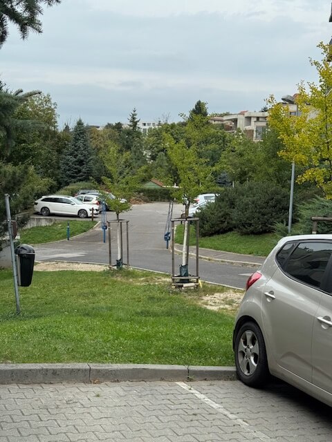 4 izbový byt prerobený na veľký 3 izbový, 124,9m2, podzemné parkovisko 1 miesto-12