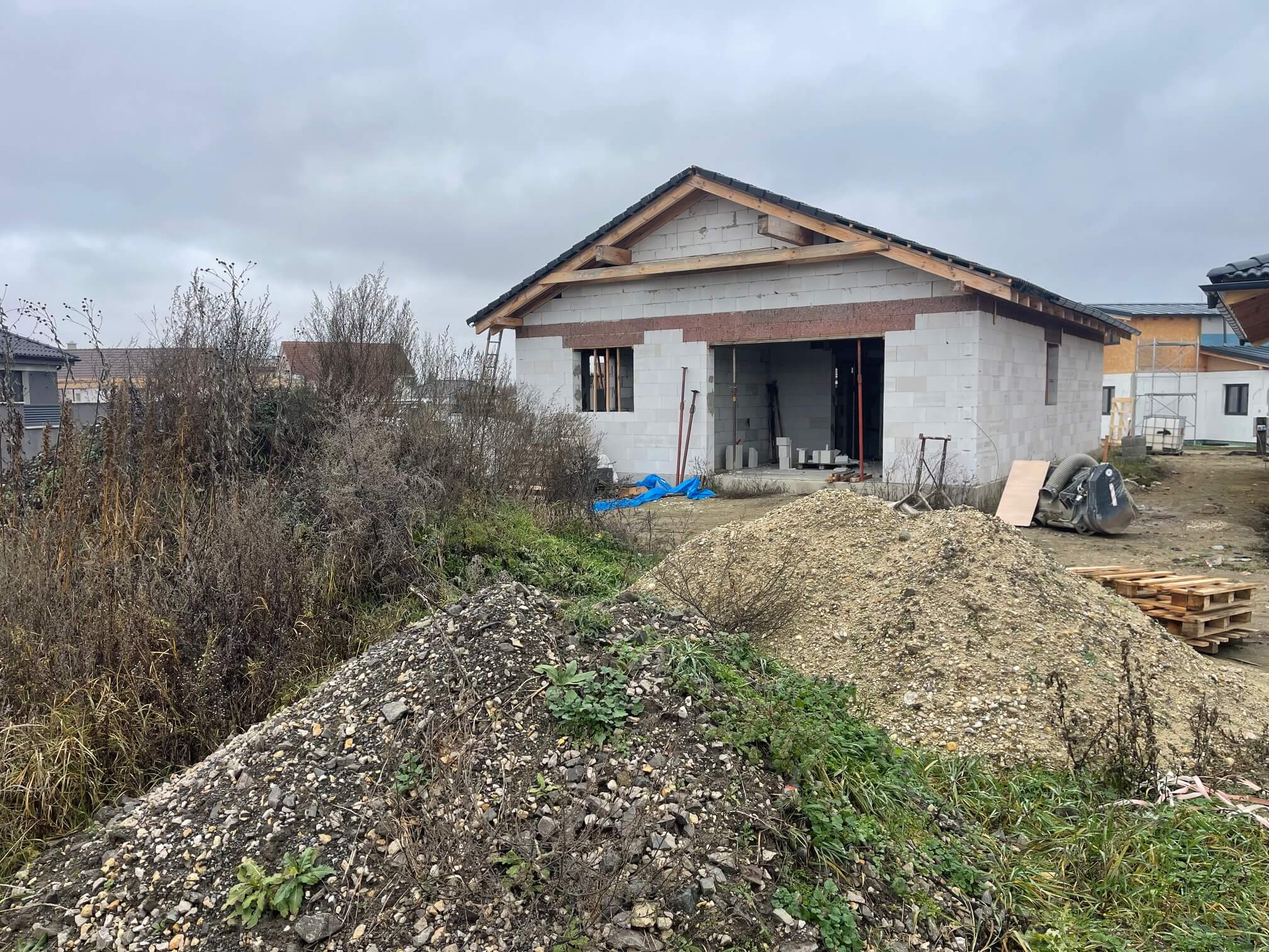 Predané: Predaj rozostavaného RD, dokončený 03/26, úžitková 105m2, pozemok 560m2, Gajary-2