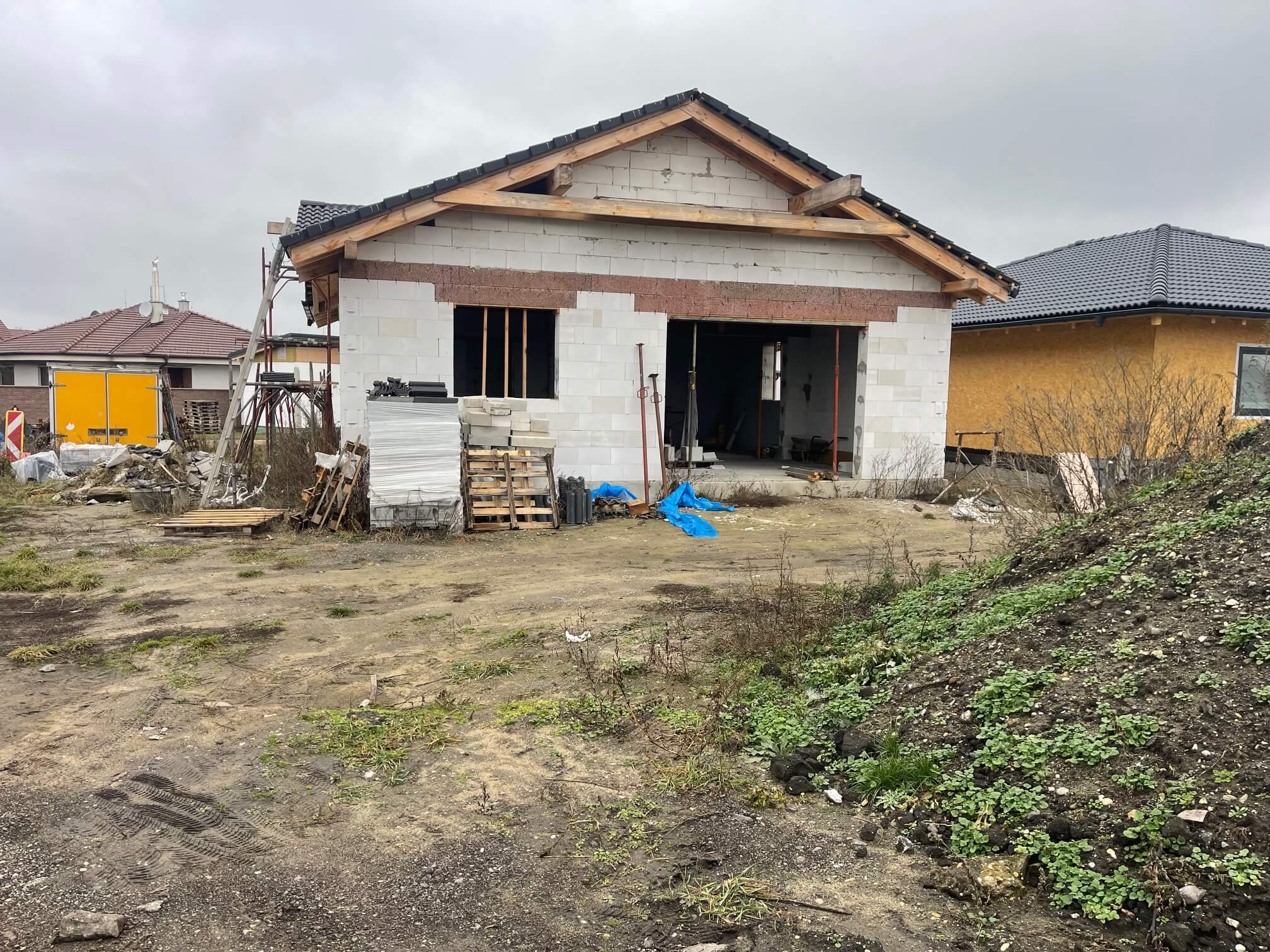 Predané: Predaj rozostavaného RD, dokončený 03/26, úžitková 105m2, pozemok 560m2, Gajary-0