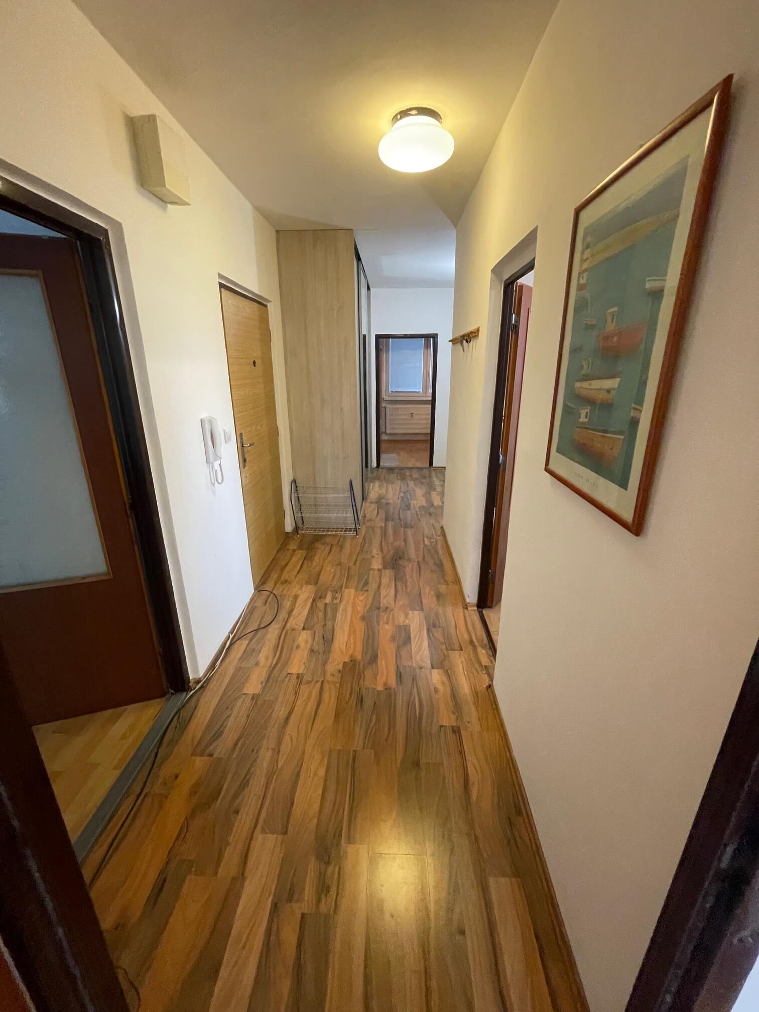 Predané: Na predaj 3 izbový byt, úžitková 66,24m2, loggia 3,68m2, 3poschodie, Klincová 21 v Ružinove-12