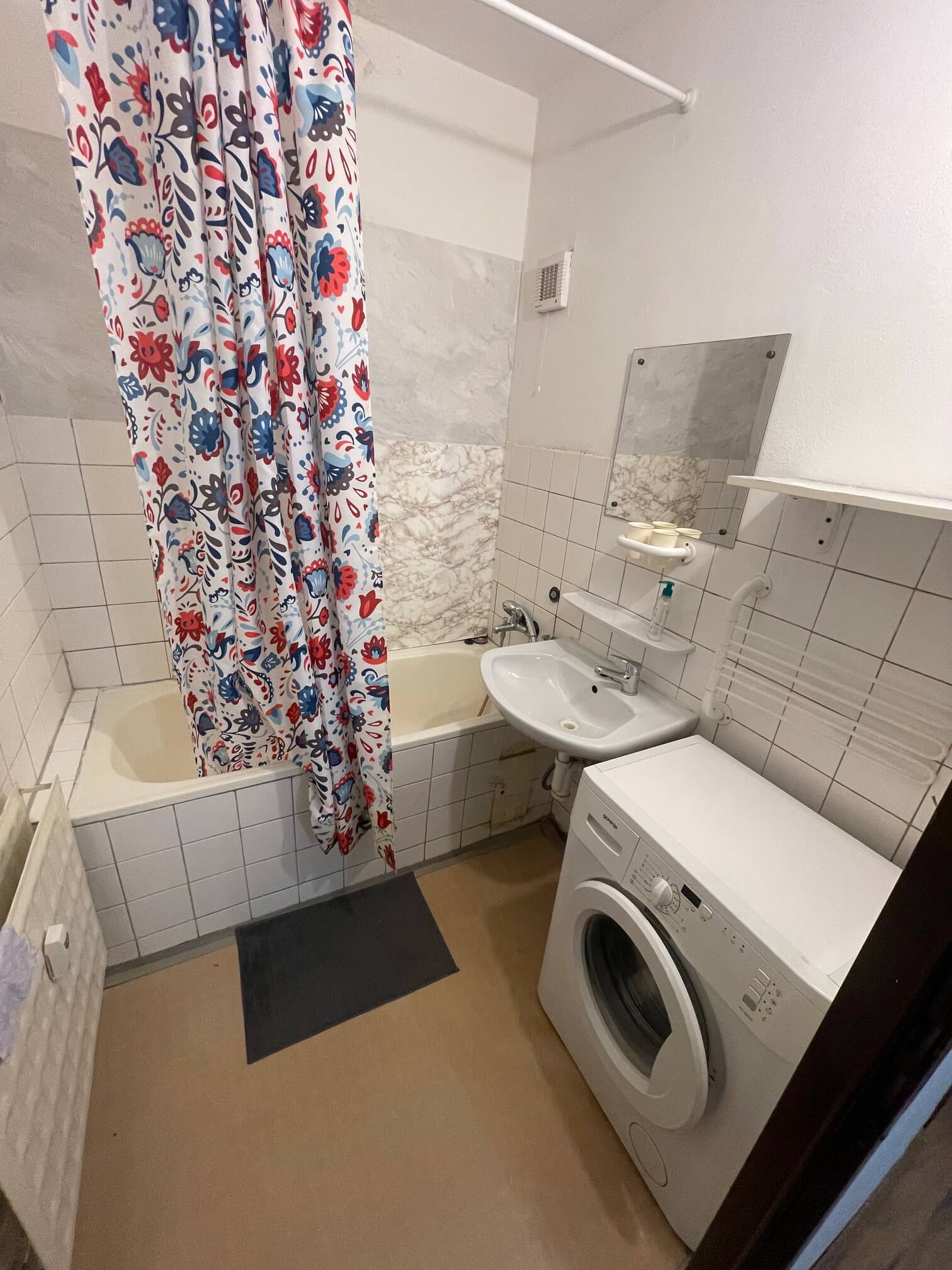 Predané: Na predaj 3 izbový byt, úžitková 66,24m2, loggia 3,68m2, 3poschodie, Klincová 21 v Ružinove-19