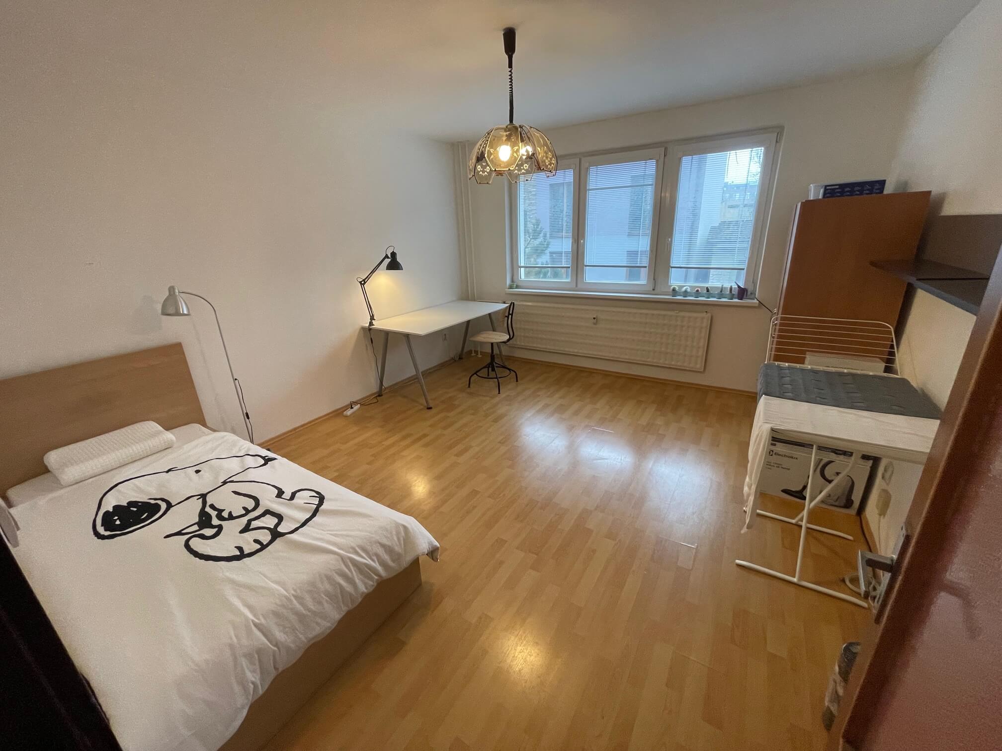 Predané: Na predaj 3 izbový byt, úžitková 66,24m2, loggia 3,68m2, 3poschodie, Klincová 21 v Ružinove-1