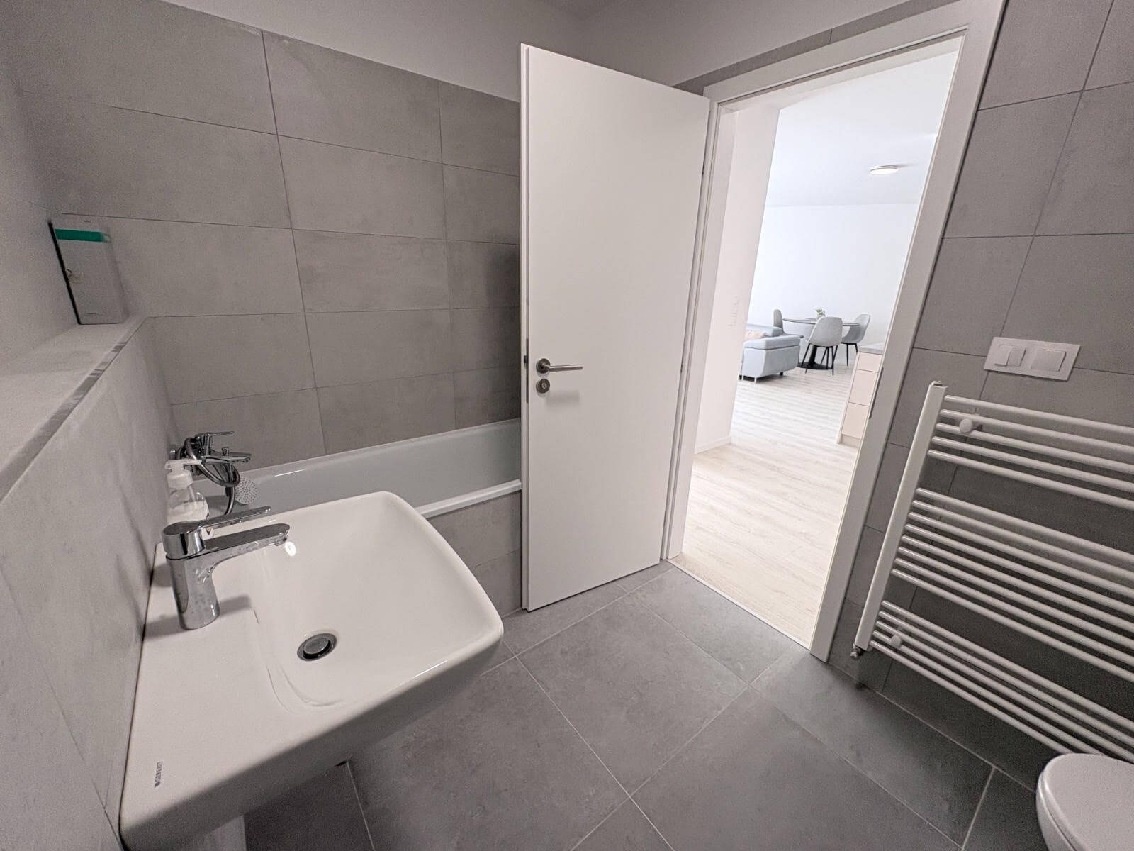 Predané: 2,5 izbový byt, Novostavba Rendez, priestranný, zariadený, úžitková 65,47m2, terasa 11m2-7