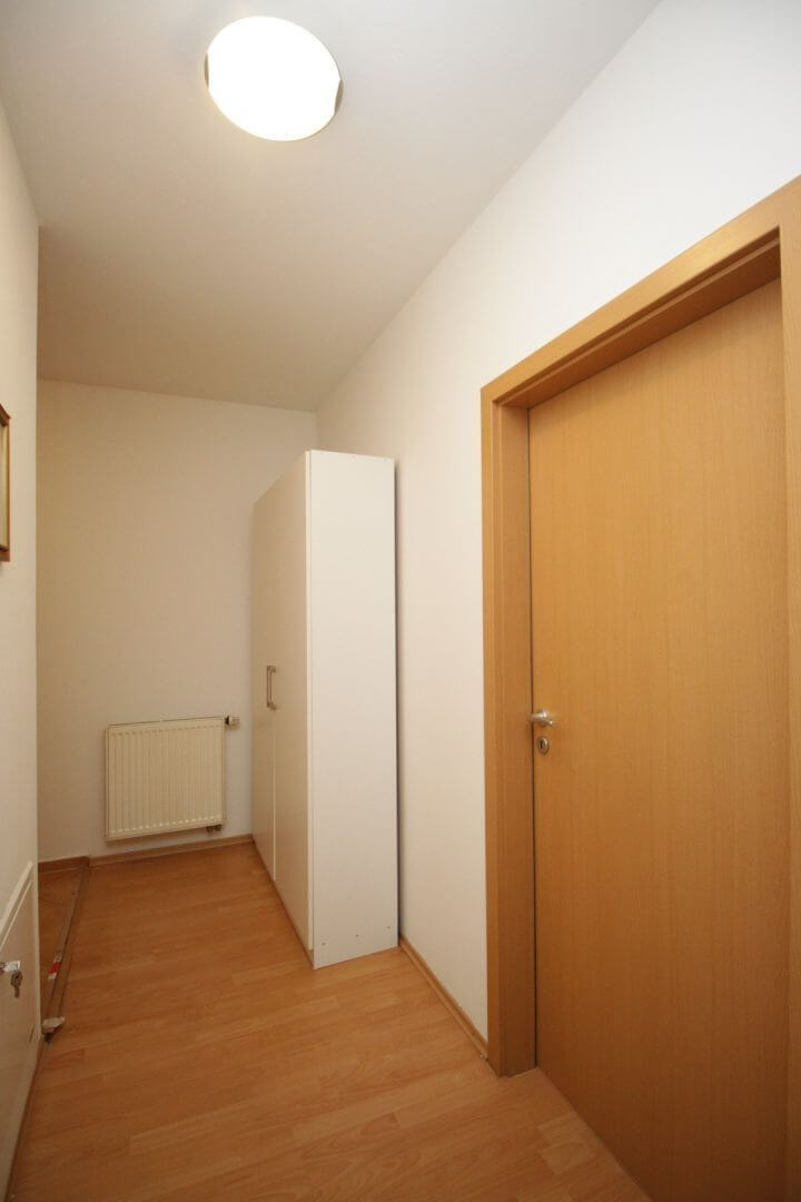 2 izbový byt, úžitková 44,7m2, rok výstavby 2006, zariadený, parkovacie státie, Zádunajská cesta 6, pri Auparku-10